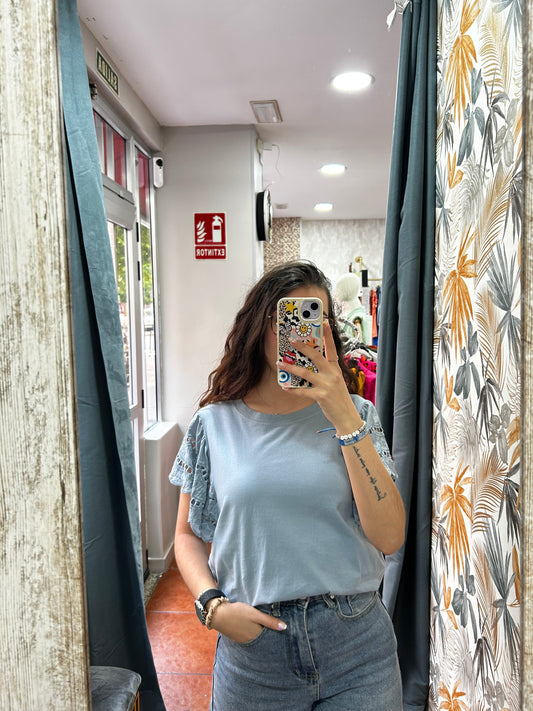 Camiseta manga troqueda