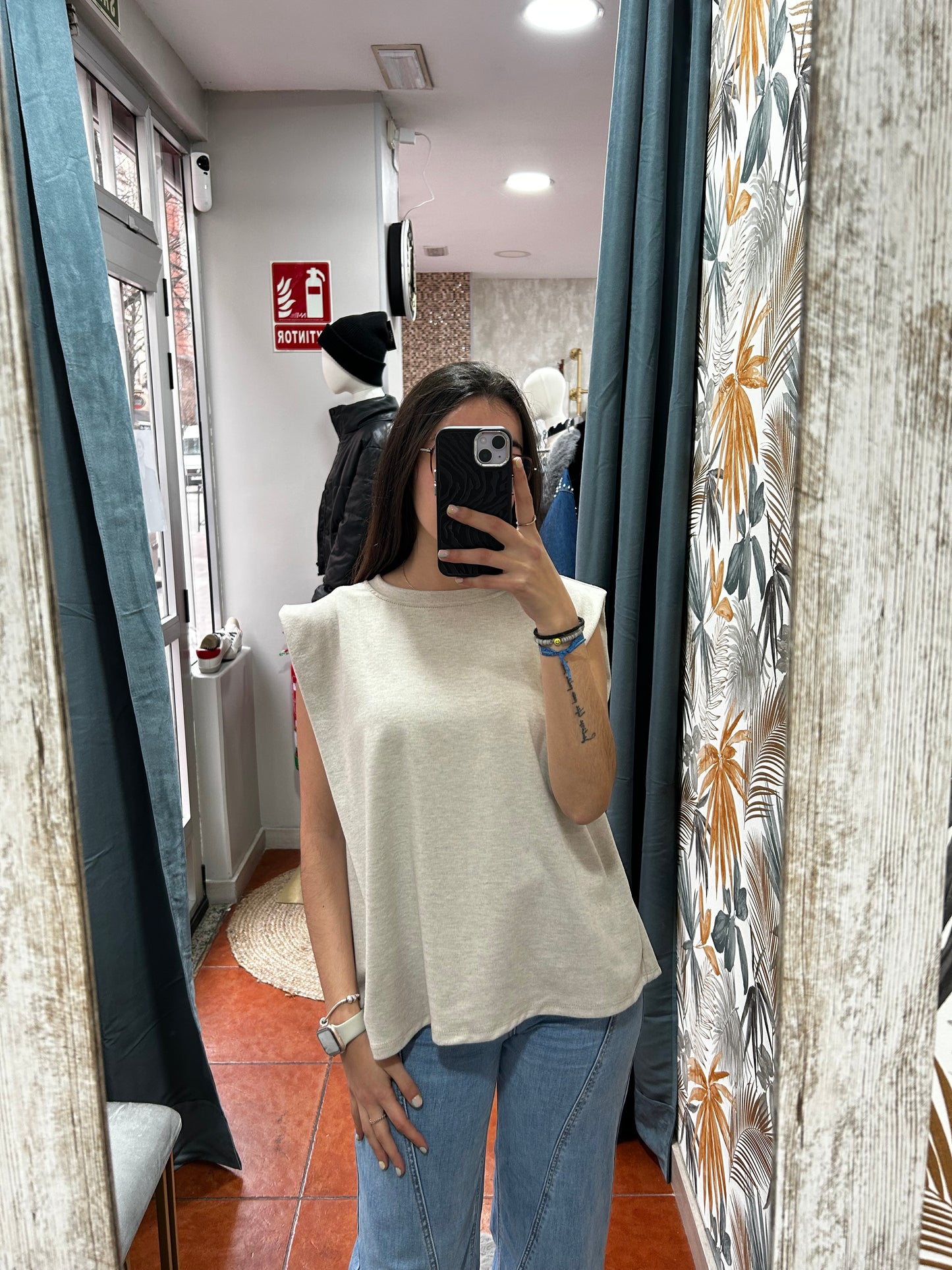 Camiseta hombreras